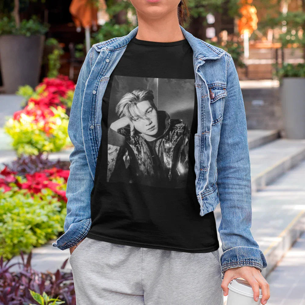 Camiseta Básica BTS Suga Graphic
