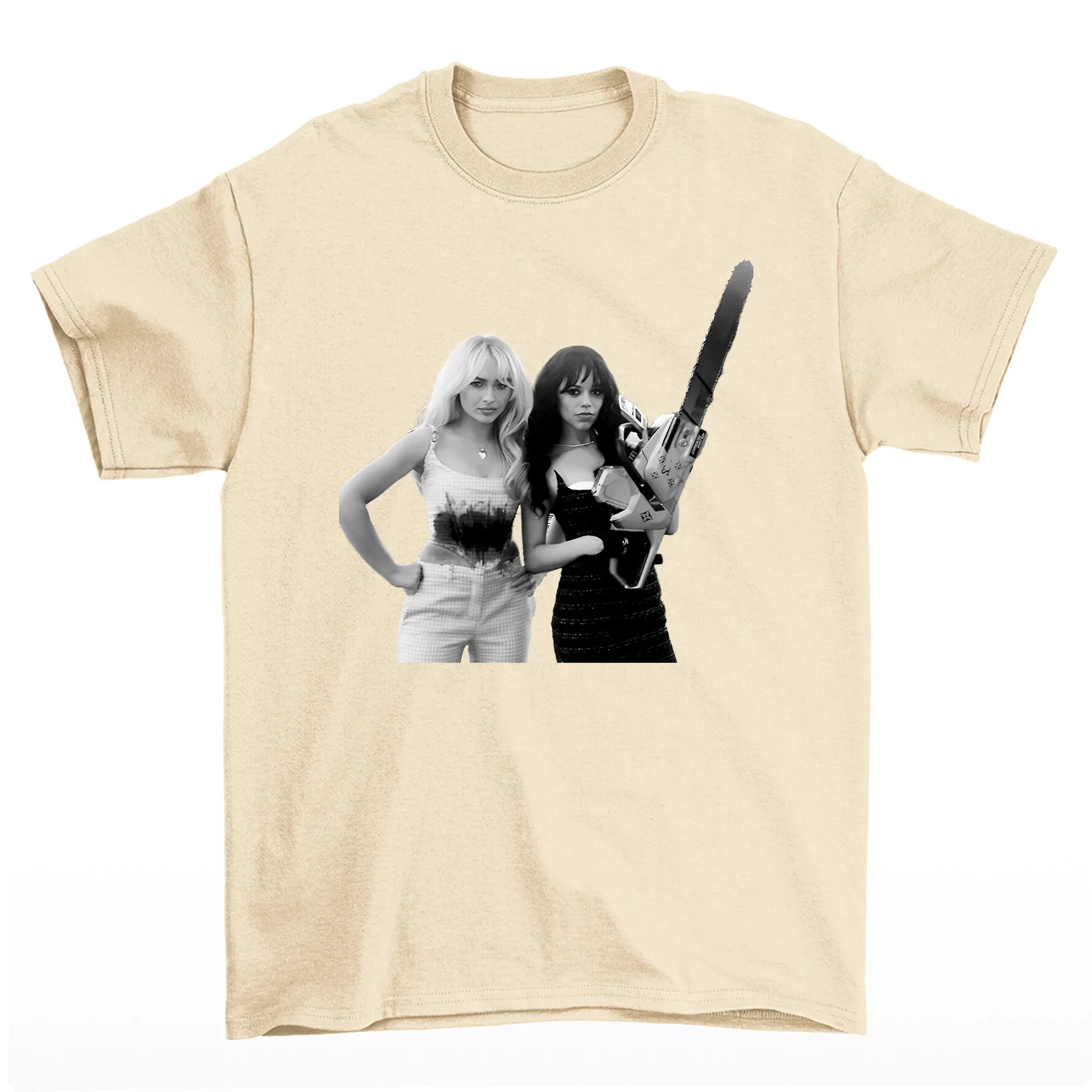 Camiseta Básica Sabrina Carpenter Halloween Pérola