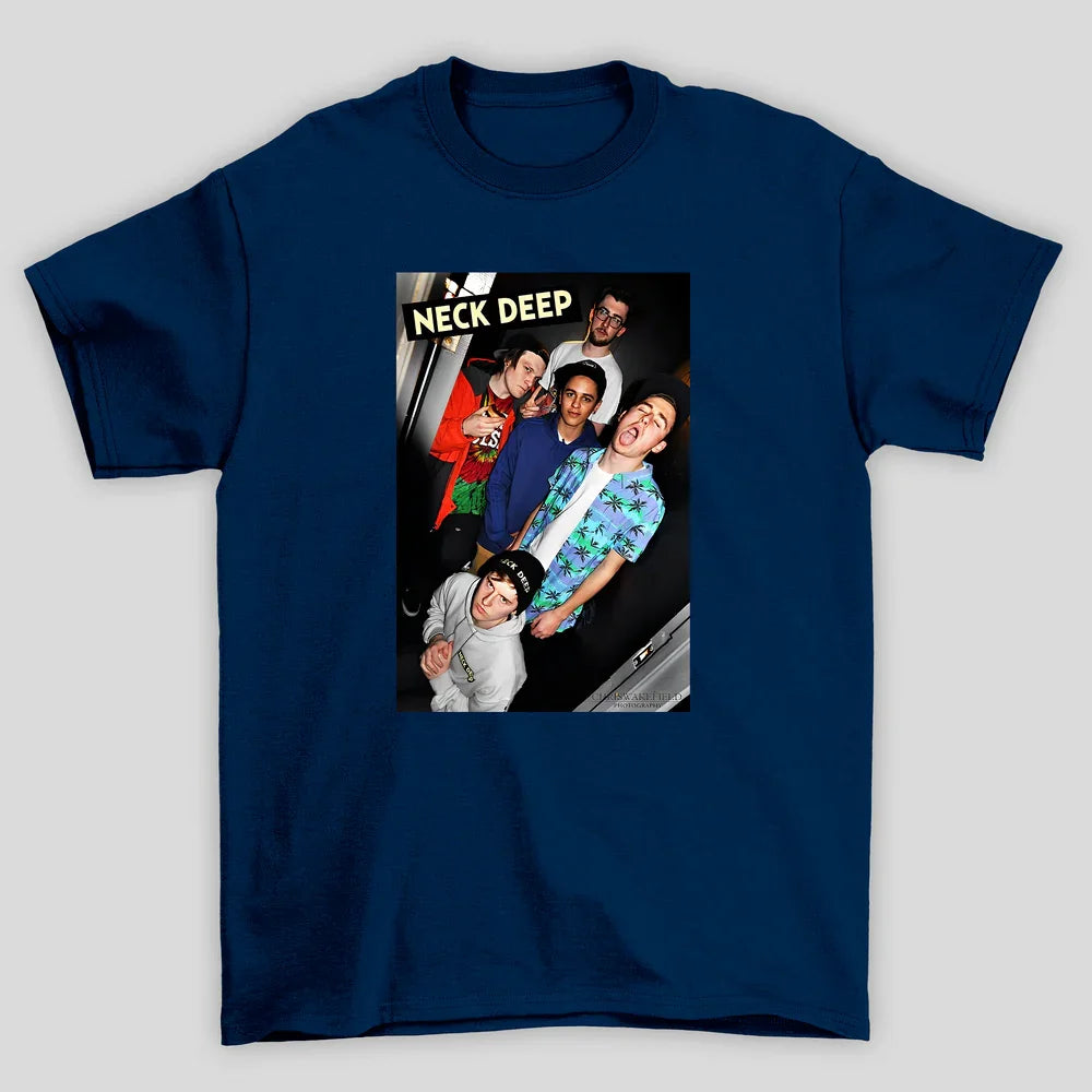 Camiseta Básica Neck Deep Band