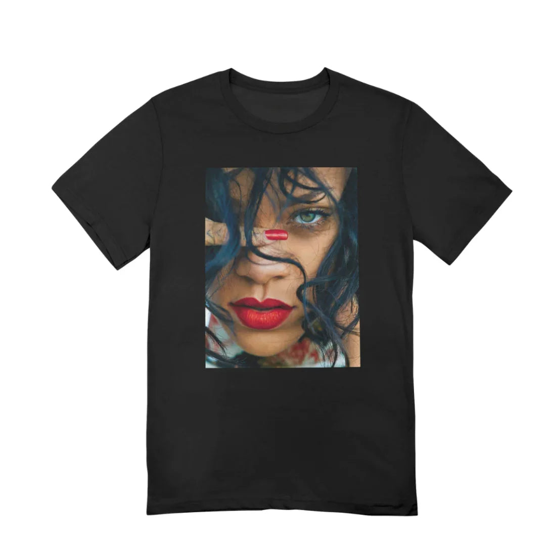 Camiseta Básica Rihanna Beauty