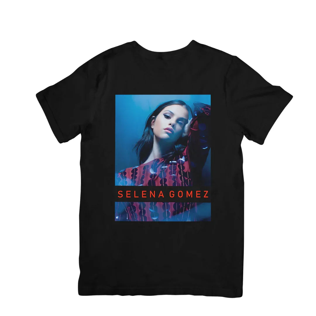 Camiseta Básica Selena Gomez Cantora - preto