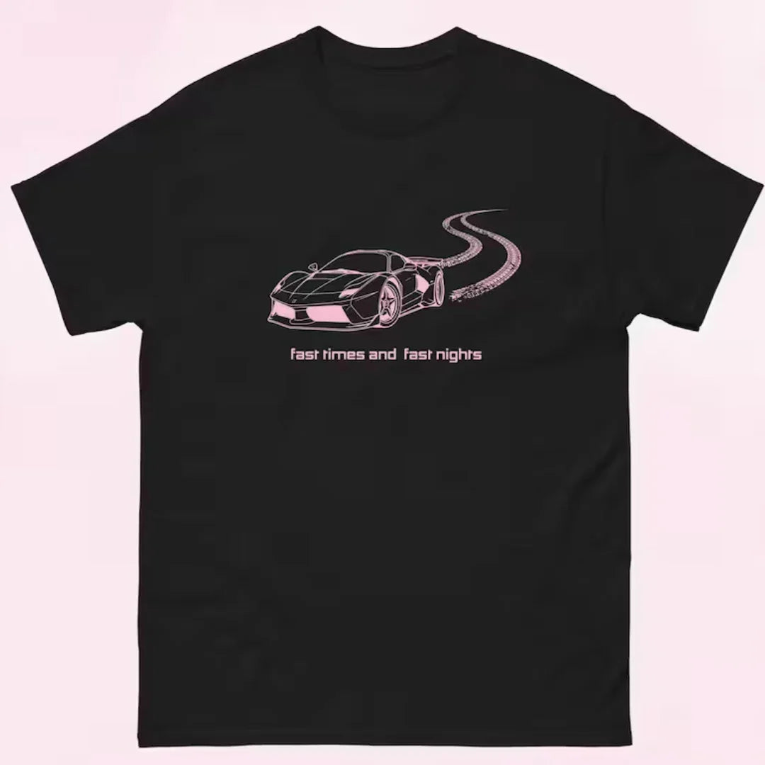 Camiseta Básica Sabrina Carpenter Fast Times Car Preto