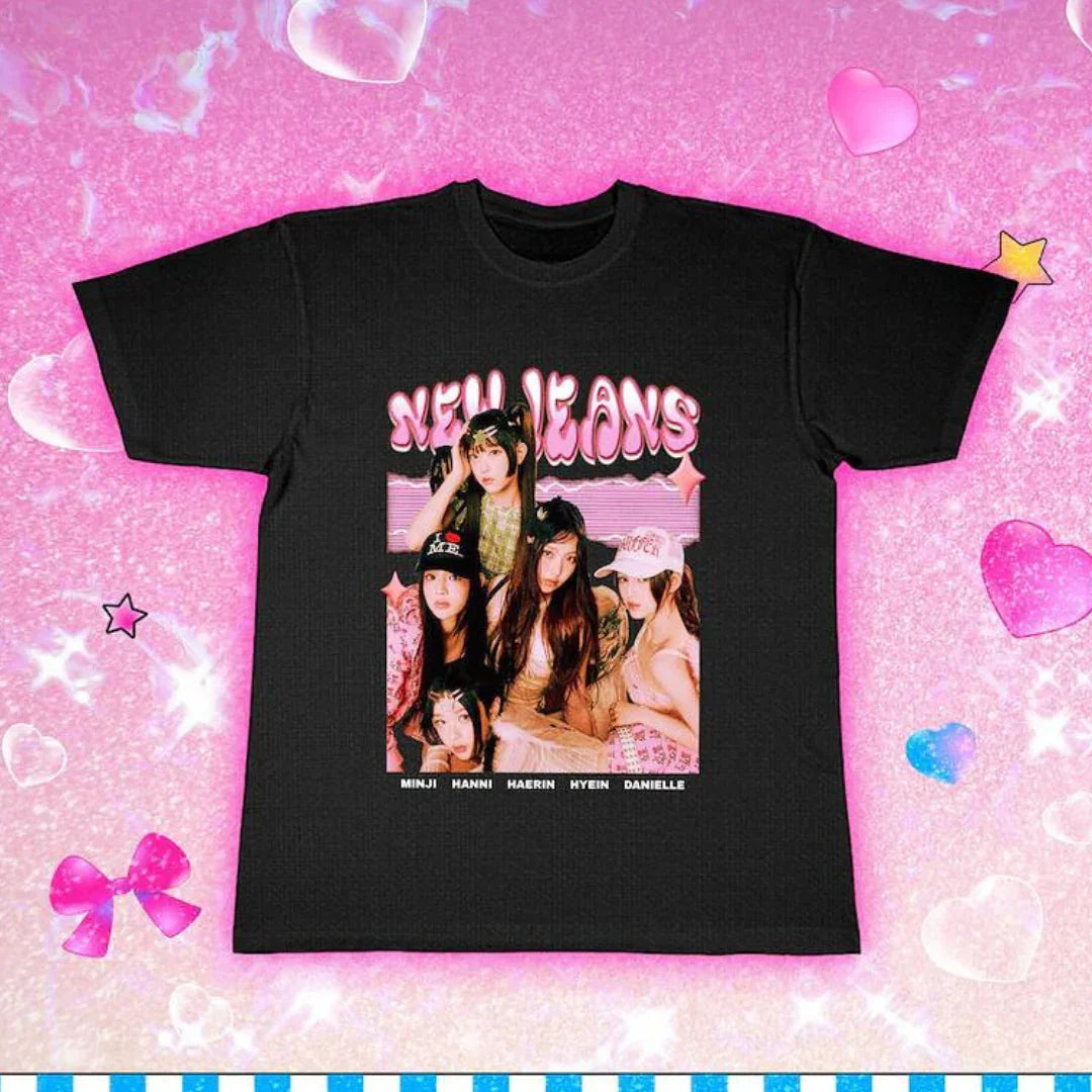 Camiseta Básica NewJeans Collab - preto