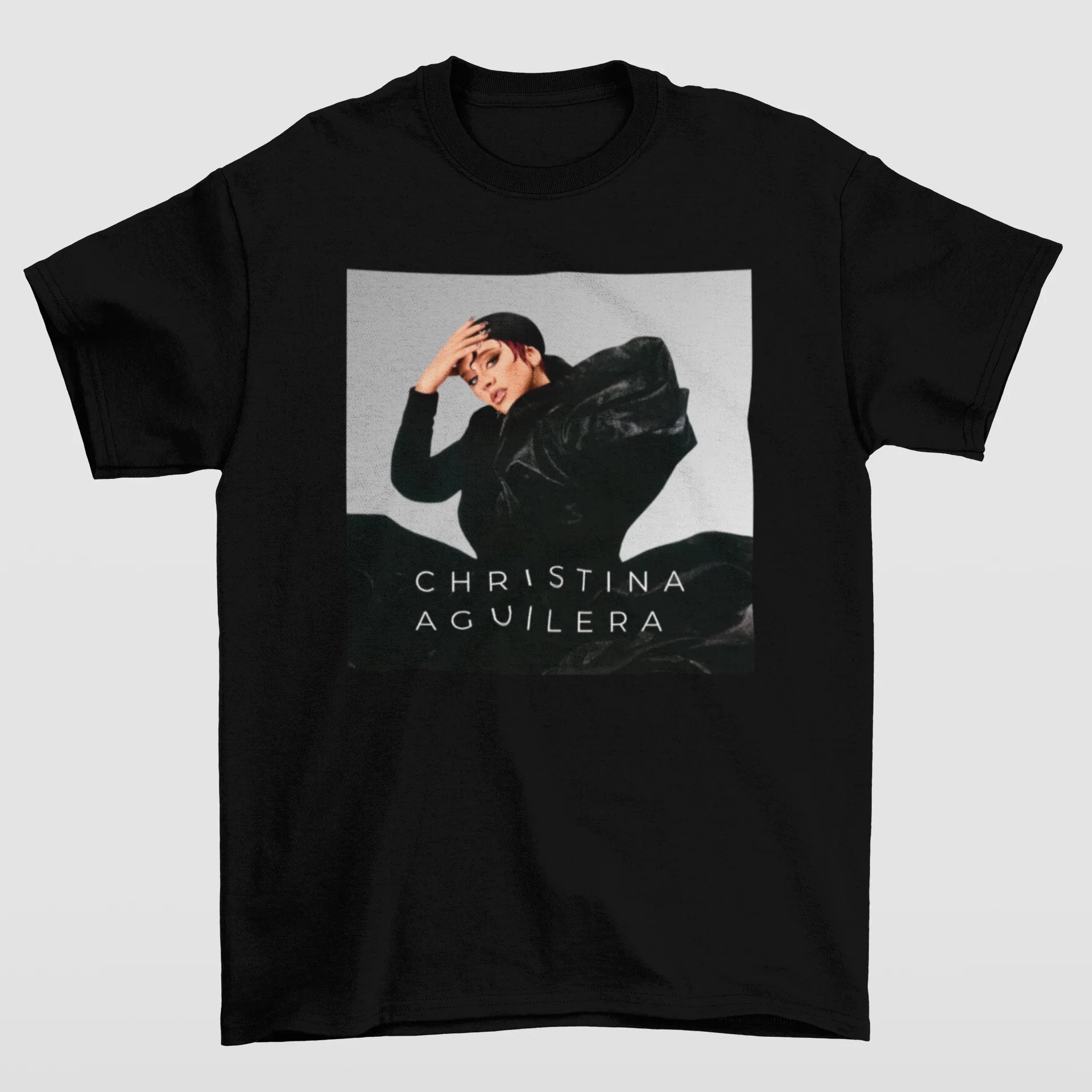 Camiseta Básica Christina Aguilera Dark Clothes- preto