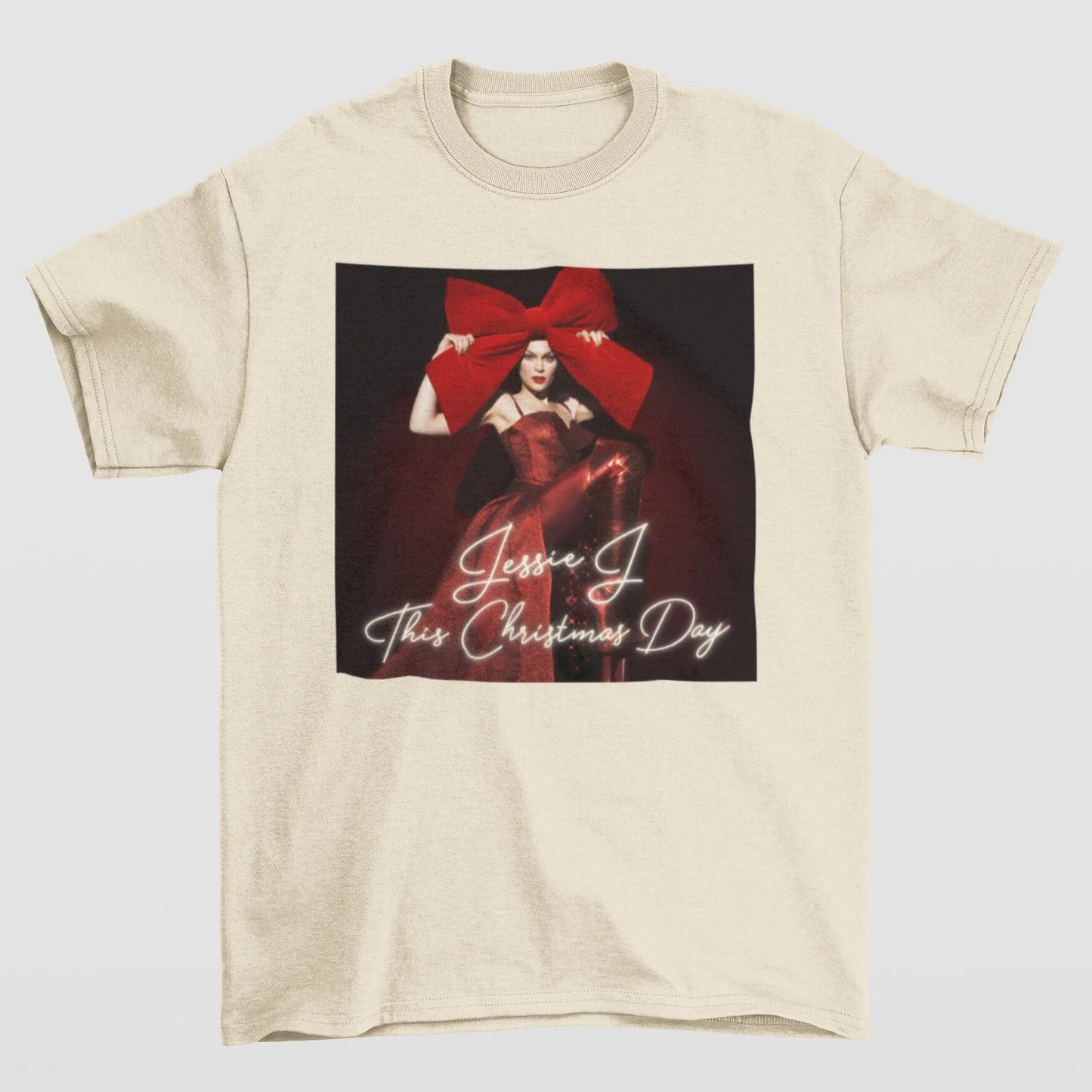 Camiseta Básica Jessie J. This Christmas Day- pérola
