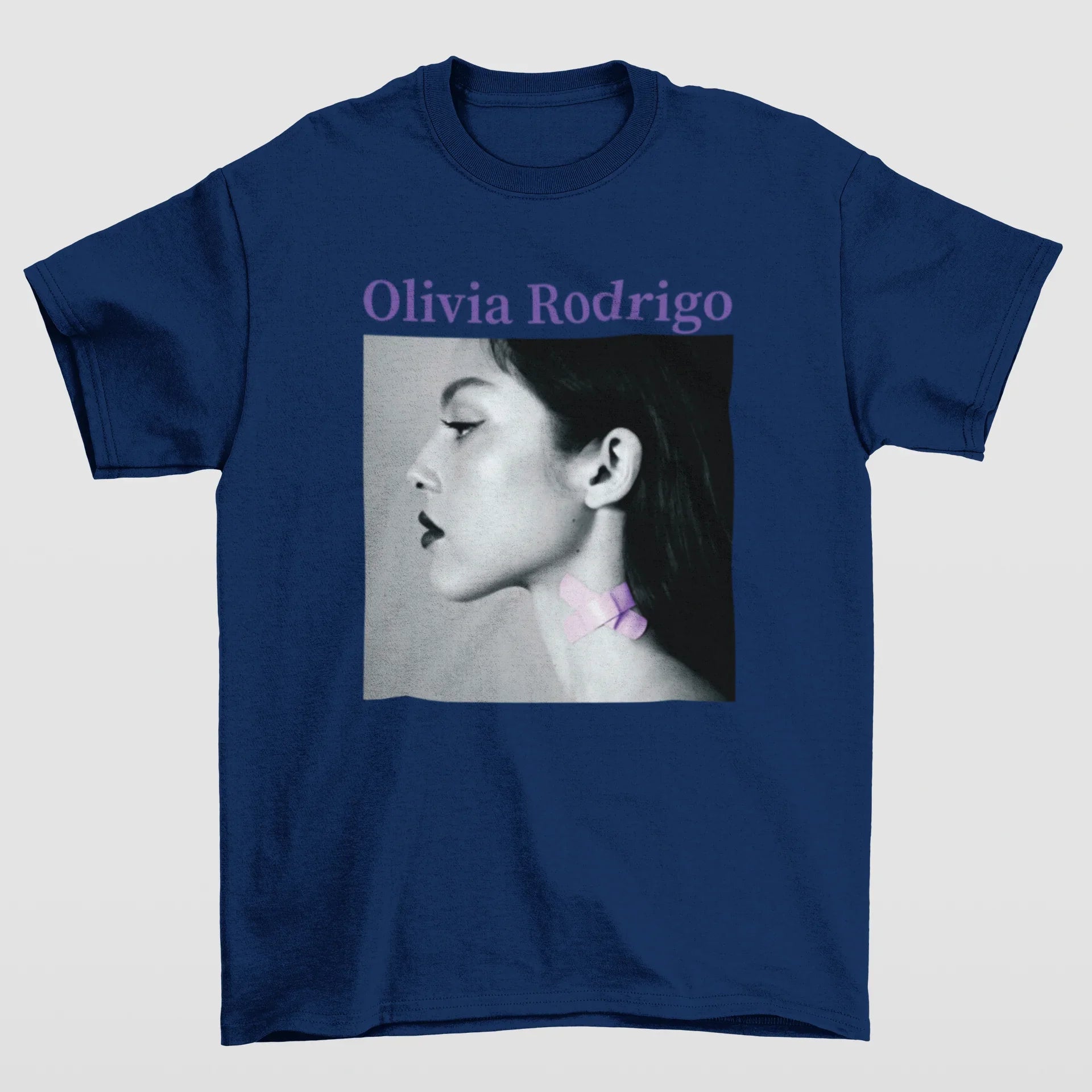 Camiseta Básica Face Olivia Rodrigo- azul-marinho