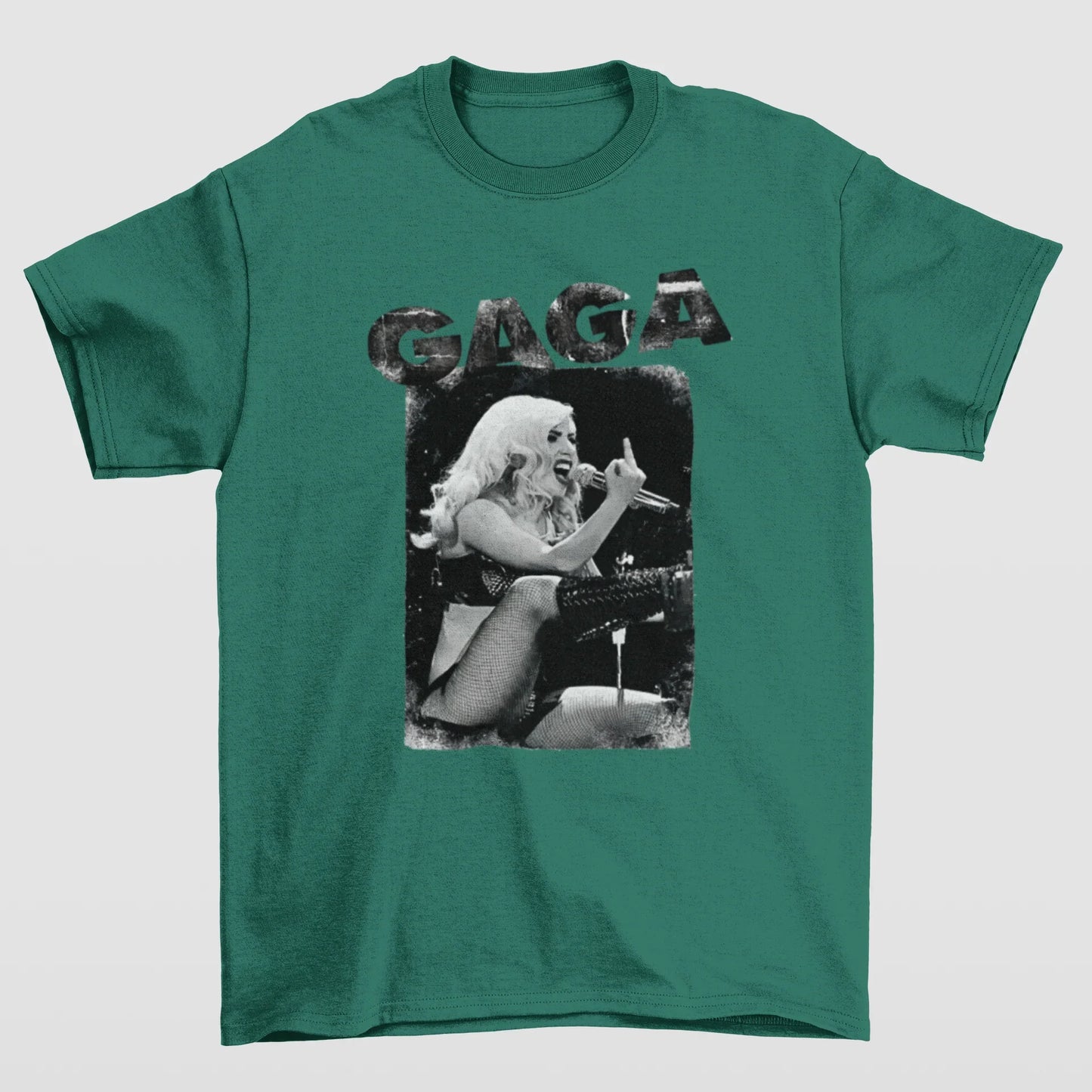 Camiseta Básica Lady Gaga Middle Finger
