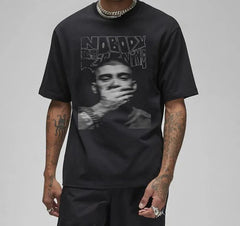 Camiseta Básica Zayn Malik Nobody Is Listening