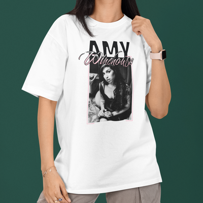 Camiseta Básica Amy Winehouse Aesthetic