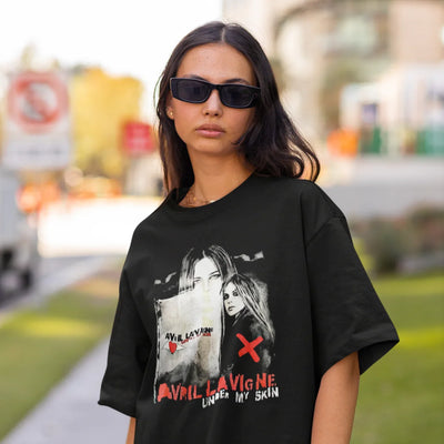 Camiseta Básica Avril Lavigne Under My Skin