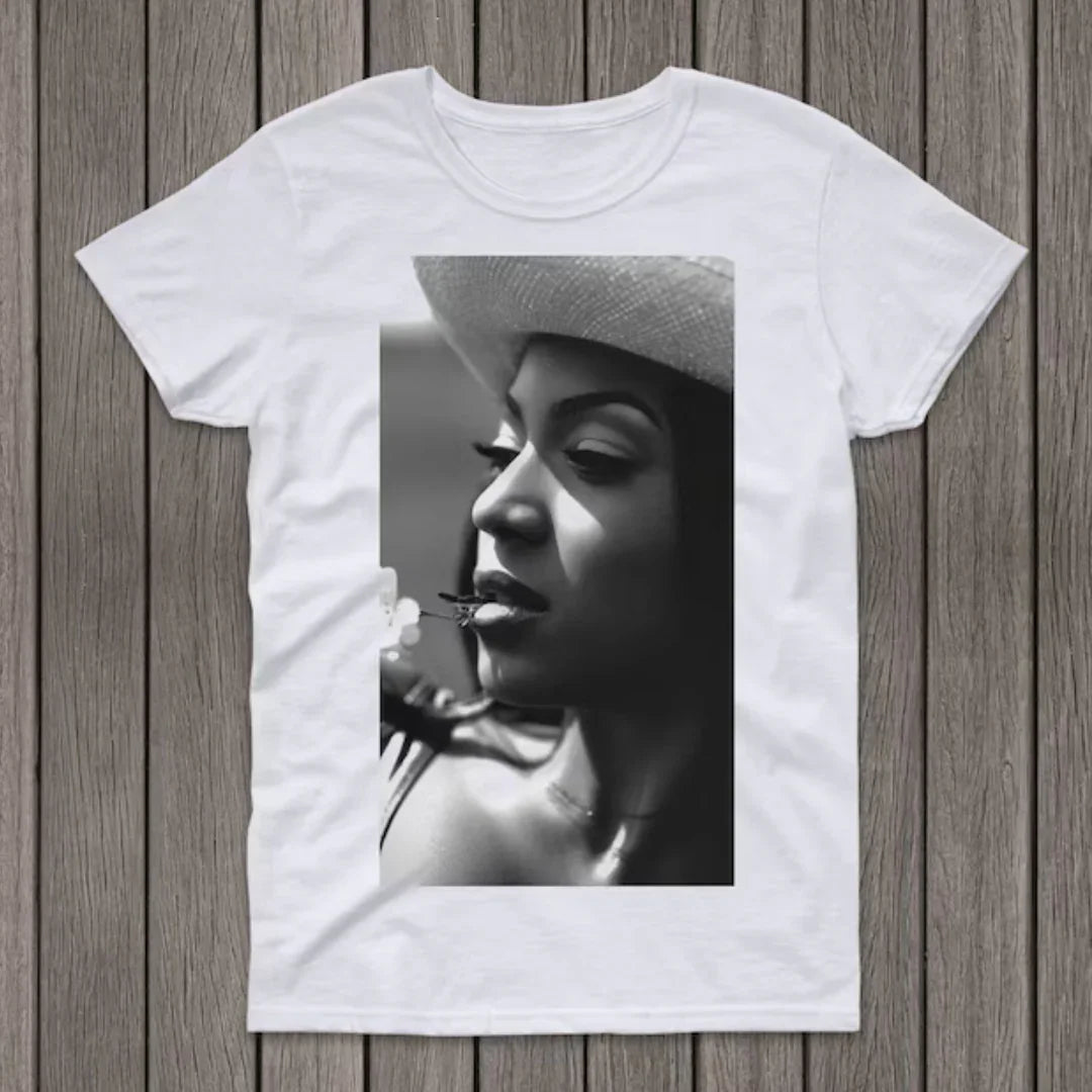 Camiseta Básica Beyonce P&B