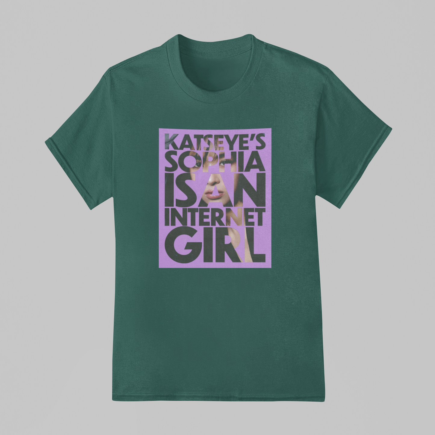 Camiseta Básica Katseye Sophia Internet Girl