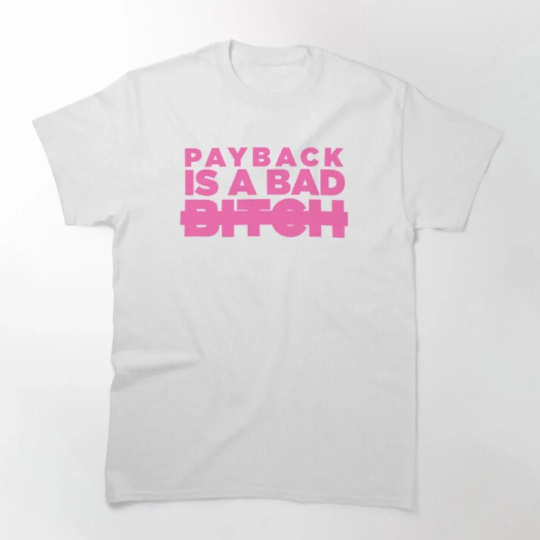 Camiseta Básica Demi Lovato Payback Is A Bad Bitc* Branco