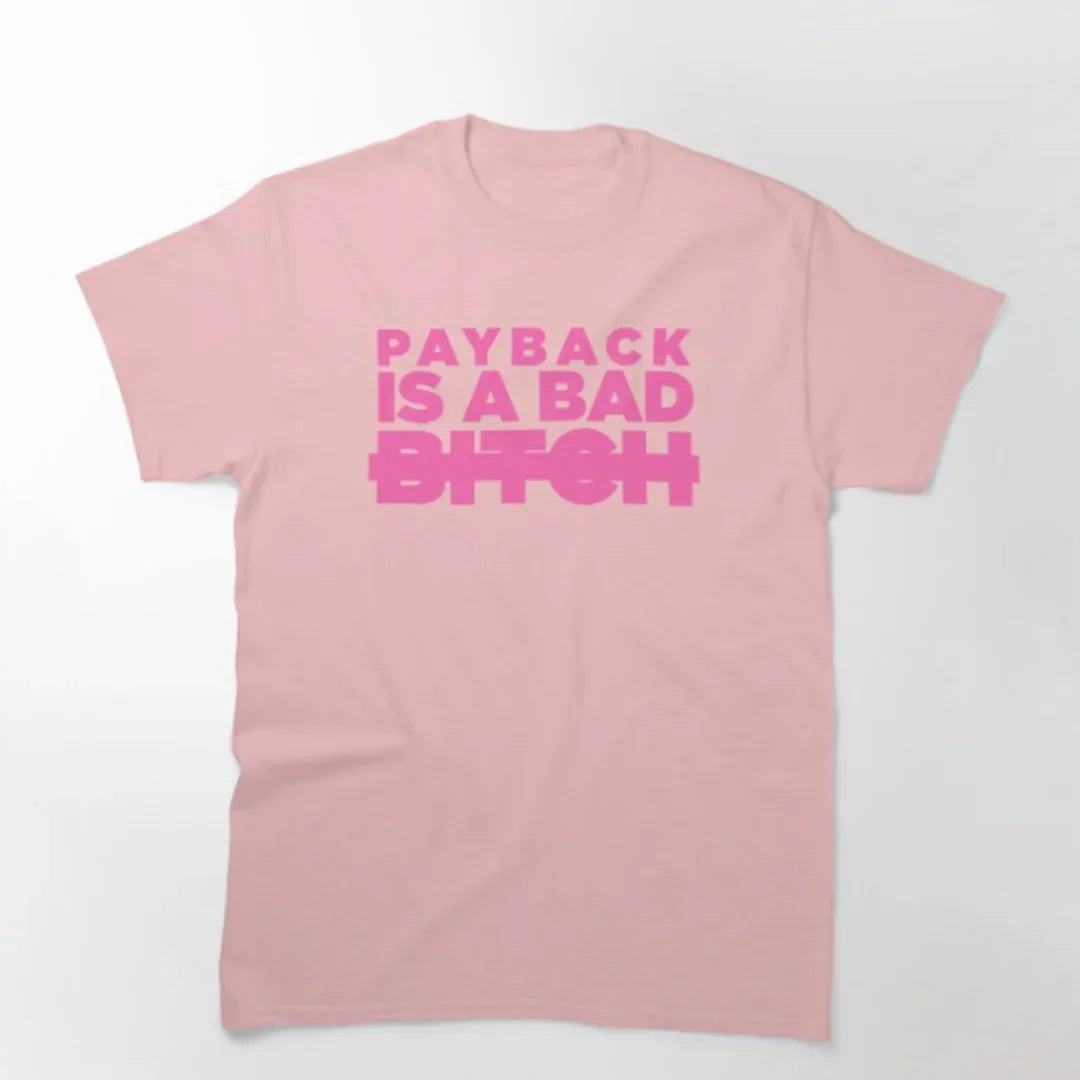 Camiseta Básica Demi Lovato Payback Is A Bad Bitc* Preto