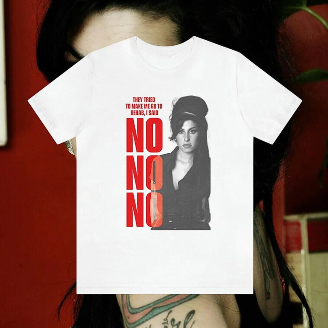 Camiseta Básica Amy Winehouse Vintage - Branco