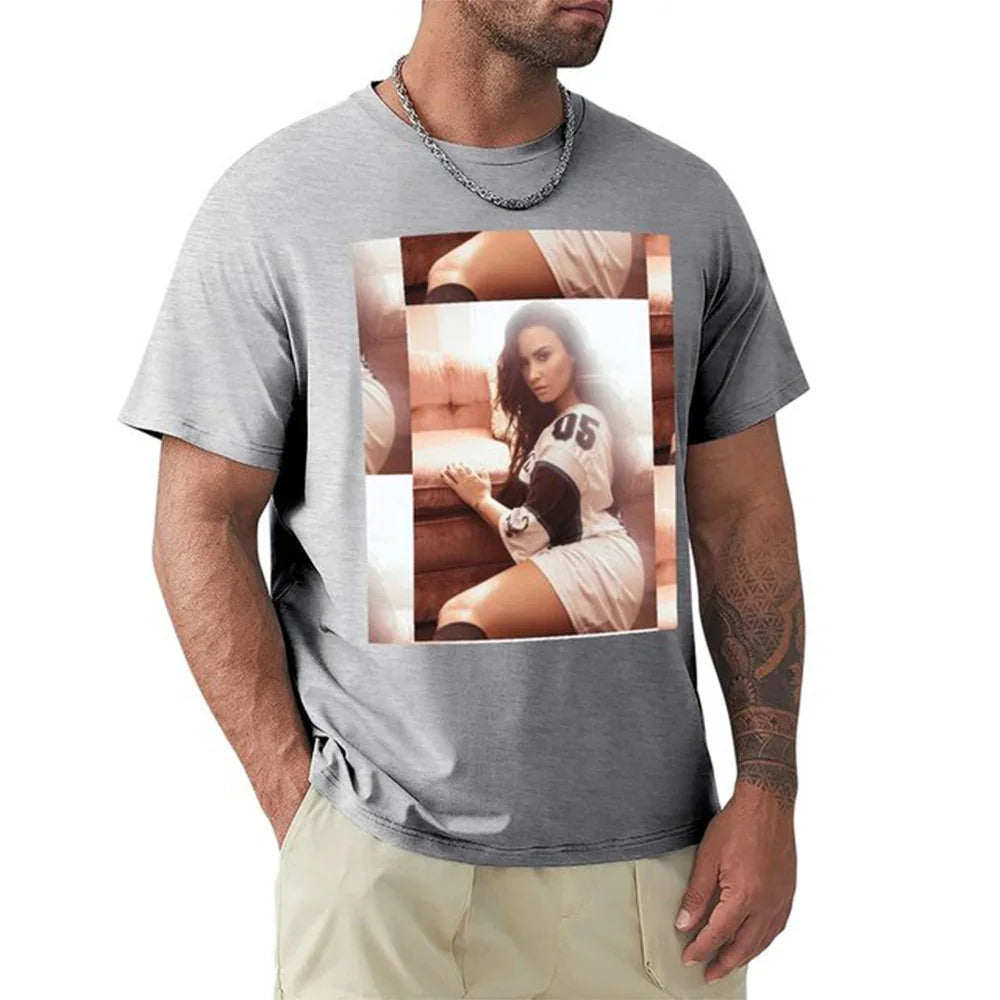 Camiseta Básica Demi Lovato Cinza