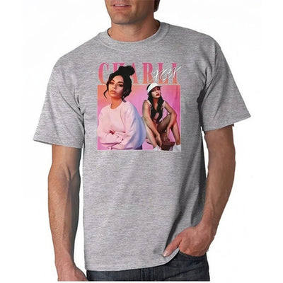 Camiseta Básica Charli XCX Cute Cinza