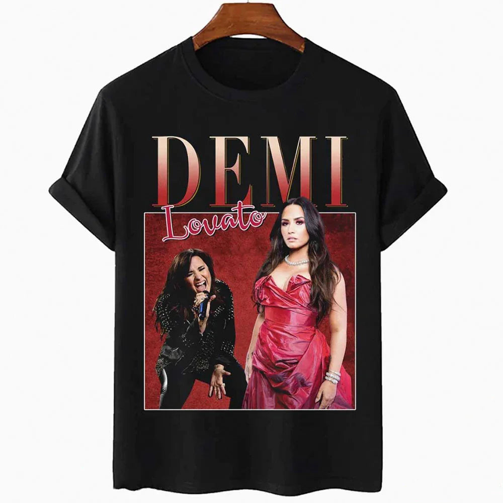 Camiseta Básica Demi Lovato Red Dress Preto
