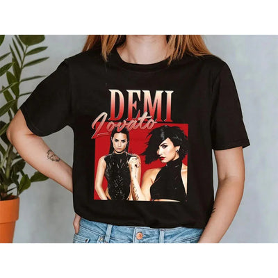 Camiseta Básica Demi Lovato Short Hair Preto