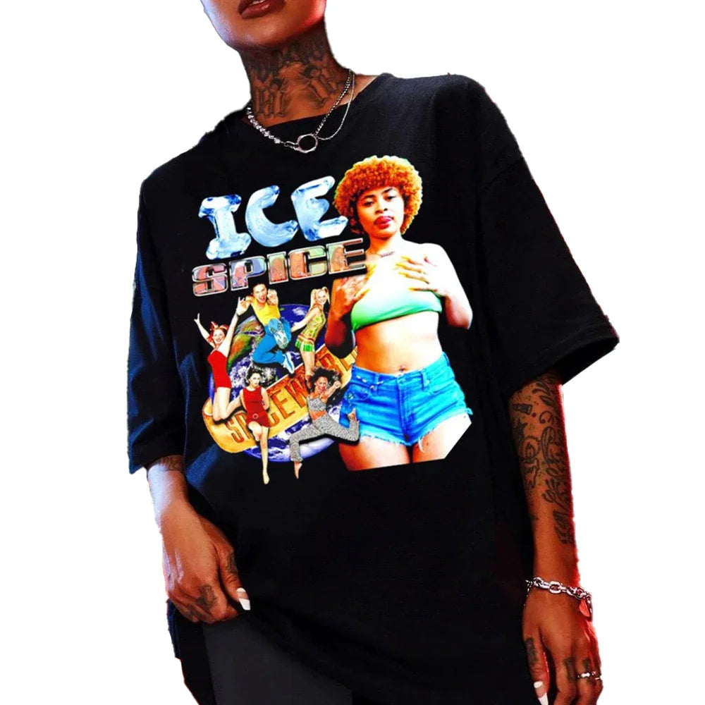 Camiseta Básica Ice Spice Space World-PRETO
