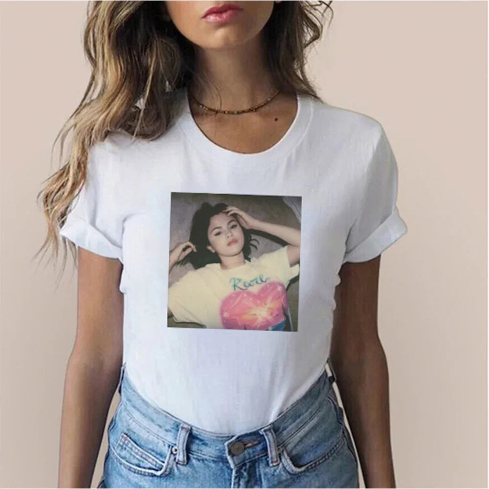 Camiseta Básica Selena Gomez Relax - branco