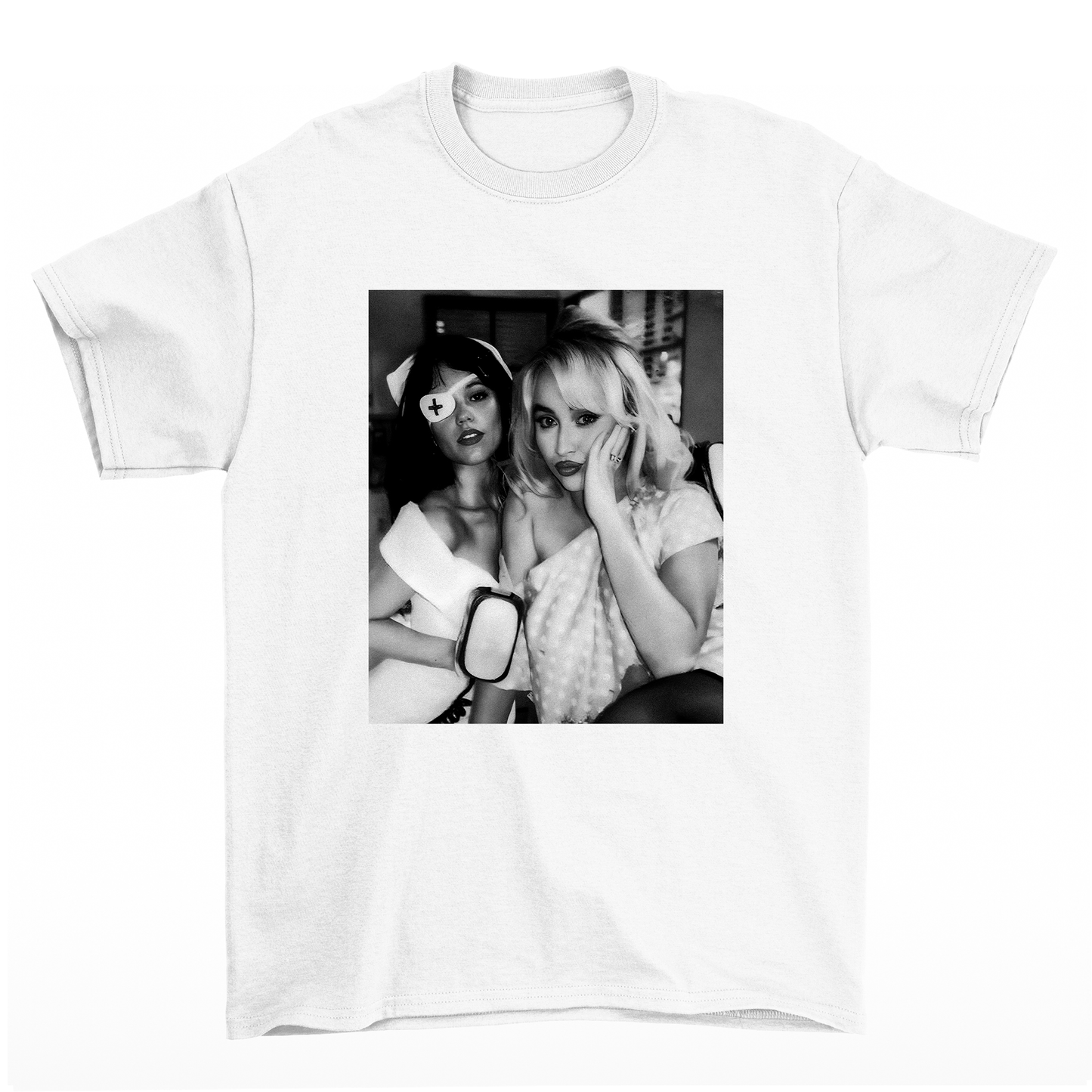 Camiseta Básica Sabrina Carpenter Halloween Customer