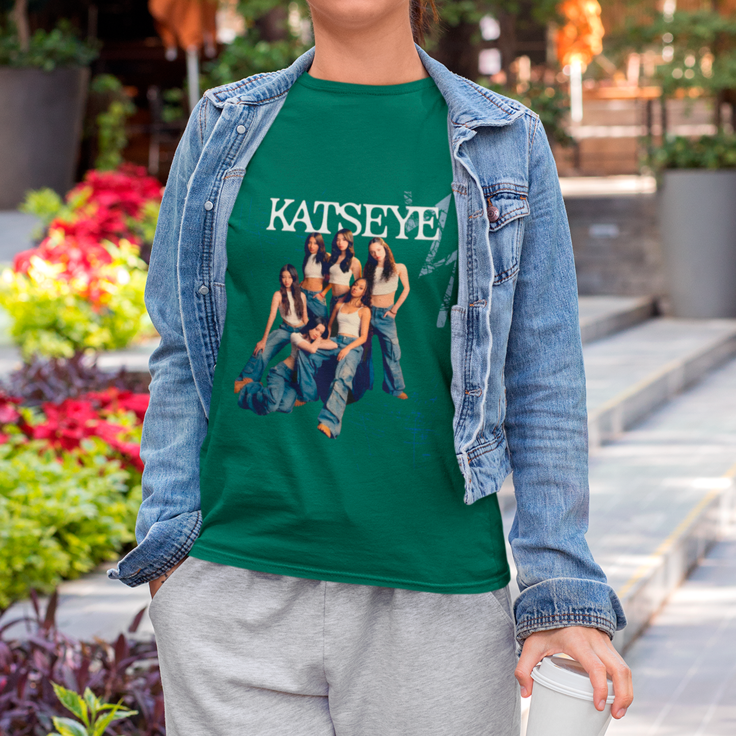 Camiseta Básica Katseye Grupo Poster