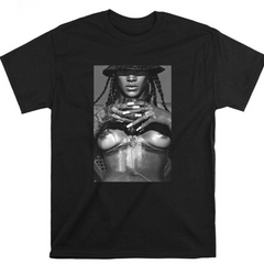 Camiseta Básica Rihanna Black and White