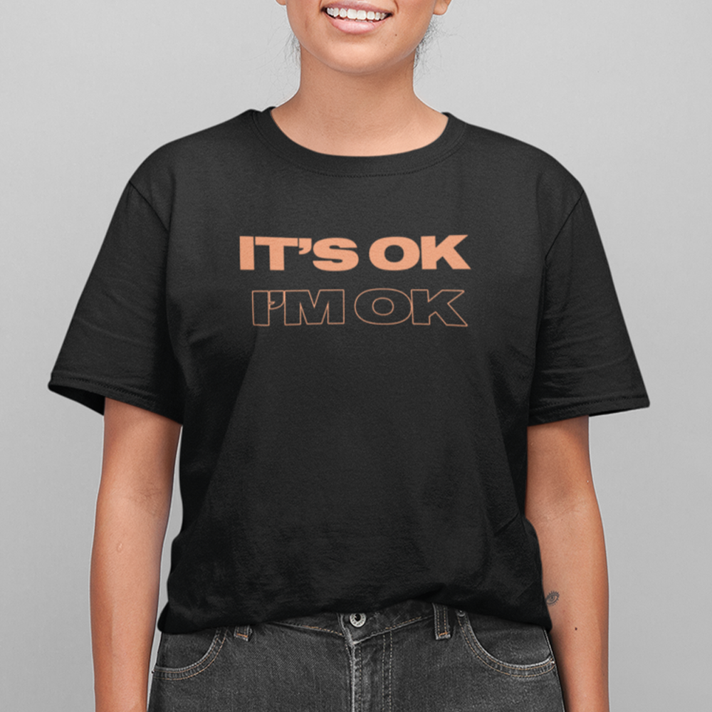 Camiseta Básica Tate McRae It's Ok I'm Ok- preto