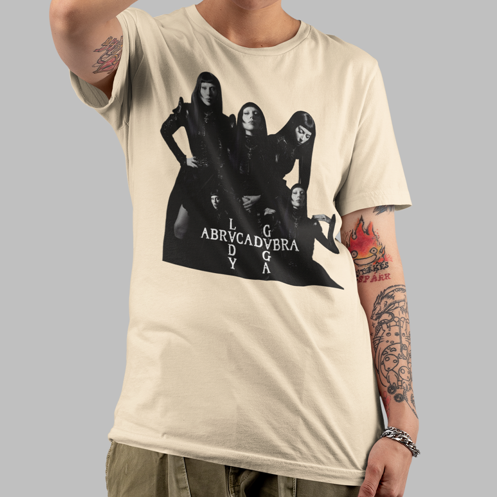 Camiseta Básica Lady Gaga Abacadabra- pérola 