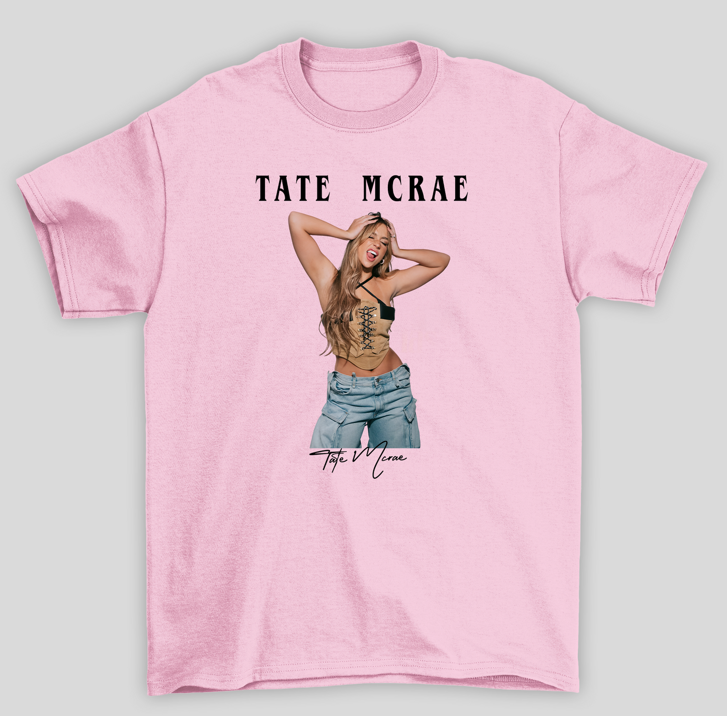 Camiseta Básica Tate McRae Pose Photo