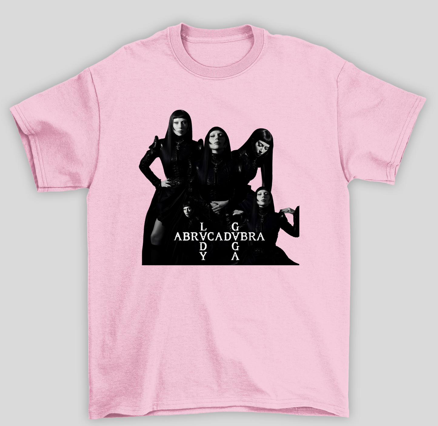 Camiseta Básica Lady Gaga Abacadabra- rosa bebe