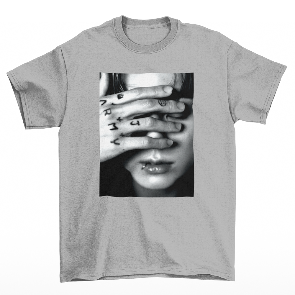 Camiseta Básica BTS Jungkook Covering Eyes