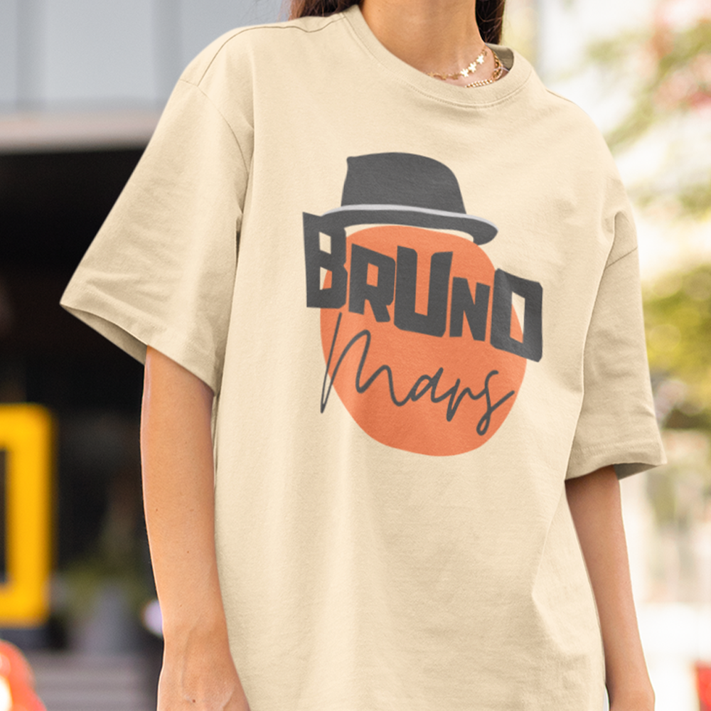 Camiseta Básica Bruno Mars Graphic Hat