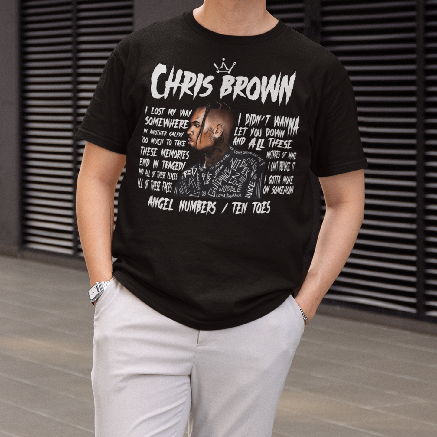 Camiseta Básica Chris Brown Ten Toes