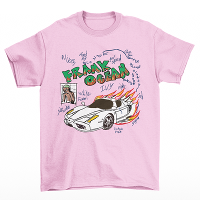 camiseta básica rosa bebê com estampa de carro pegando fogo frank ocean