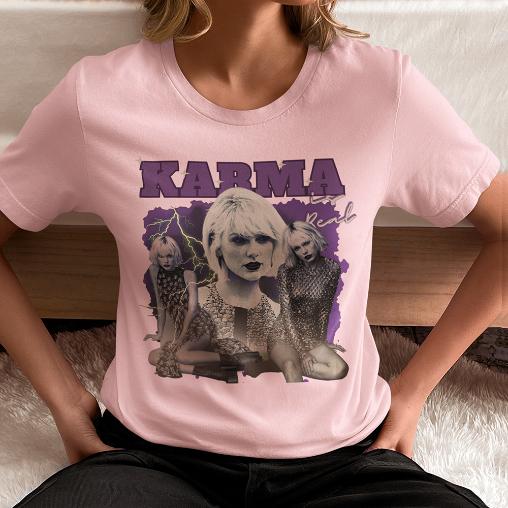 Camiseta Básica Karma Is Real Taylor Swift