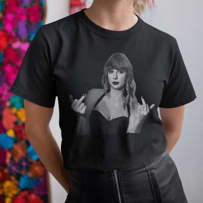 Camiseta Básica Taylor Swift Fingers