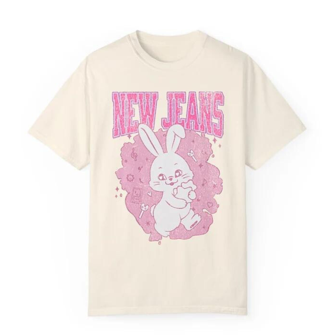 Camiseta Básica NewJeans Logo