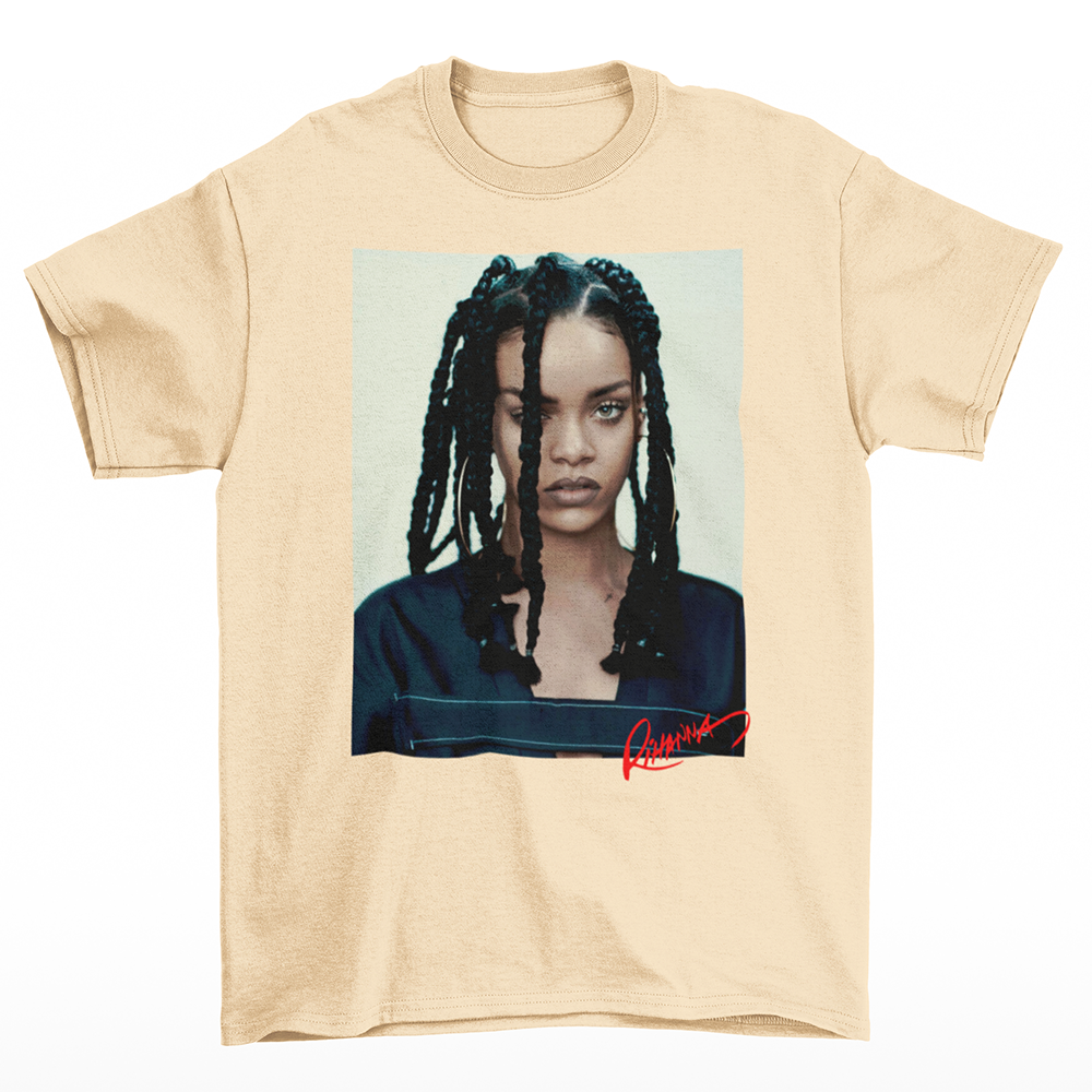 Camiseta Básica Rihanna 90's Retro Rap- pérola