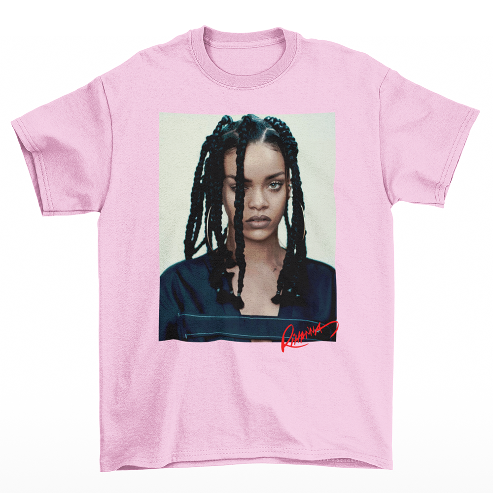 Camiseta Básica Rihanna 90's Retro Rap- rosa bebe