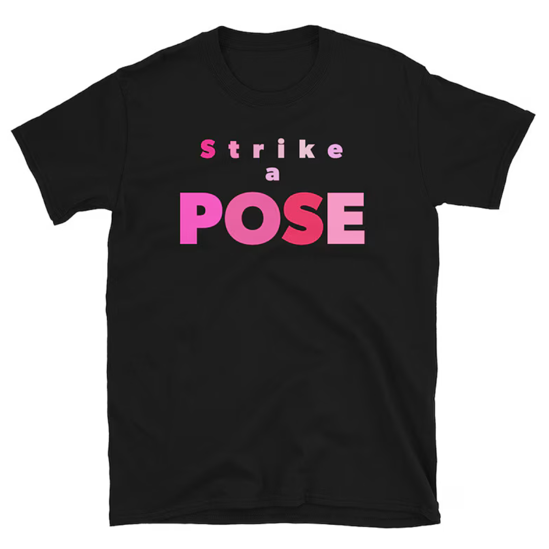 Camiseta Básica Madonna Strike A Pose Preto