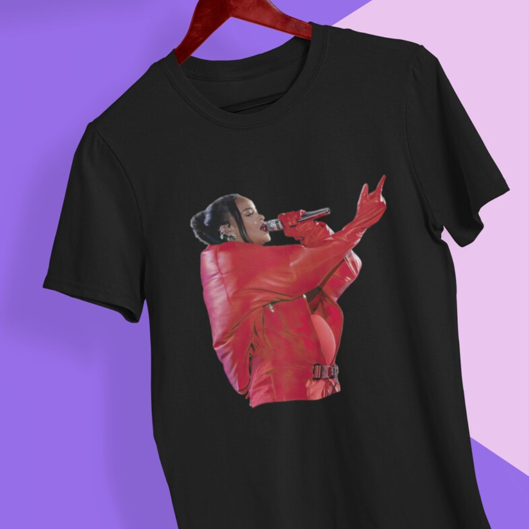 Camiseta Básica Rihanna Super Bowl 2023