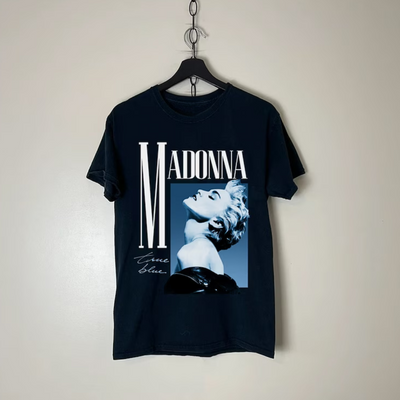 Camiseta Básica Madonna True Blue Collab Preto