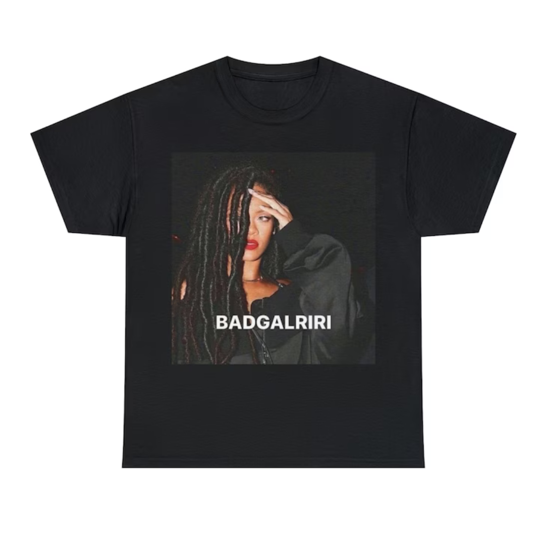 Camiseta Básica Rihanna BadGal Riri