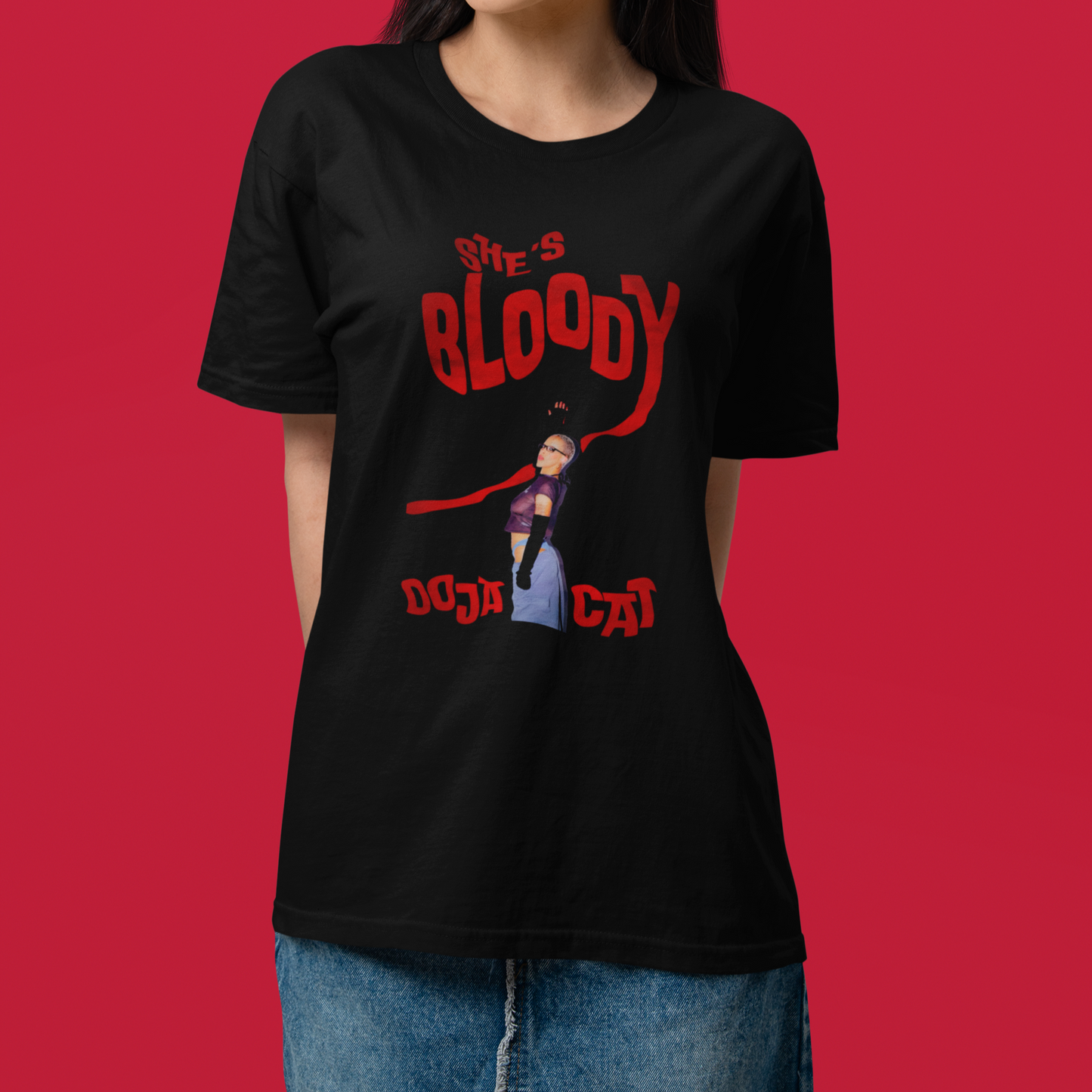 Camiseta Básica Doja Cat She's Bloody