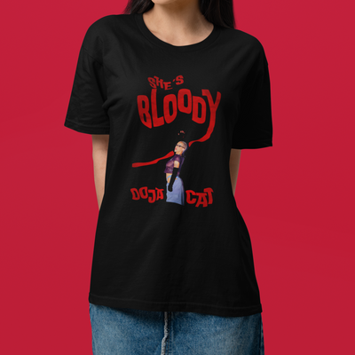 Camiseta Básica Doja Cat She's Bloody
