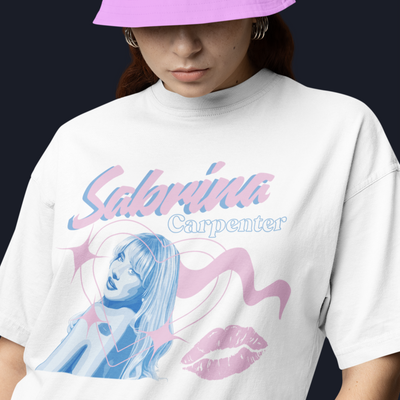 Camiseta Básica Sabrina Carpenter New Song