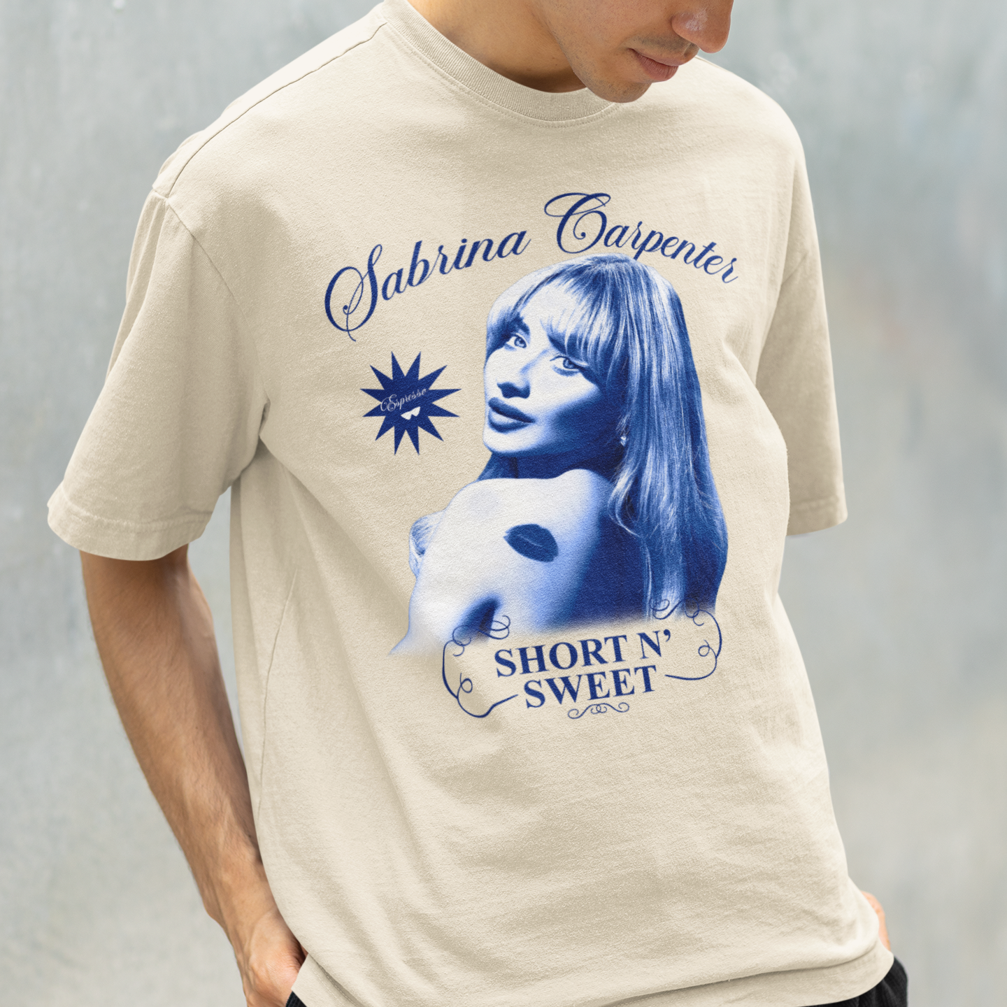 Camiseta Básica Sabrina Carpenter Short N' Sweet