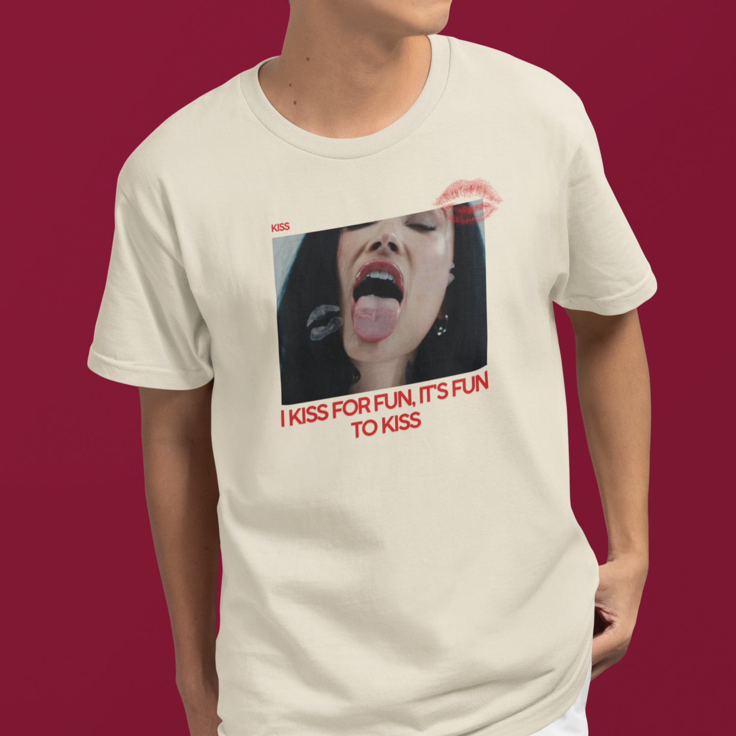 Camiseta Básica Demi Lovato I Kiss For Fun